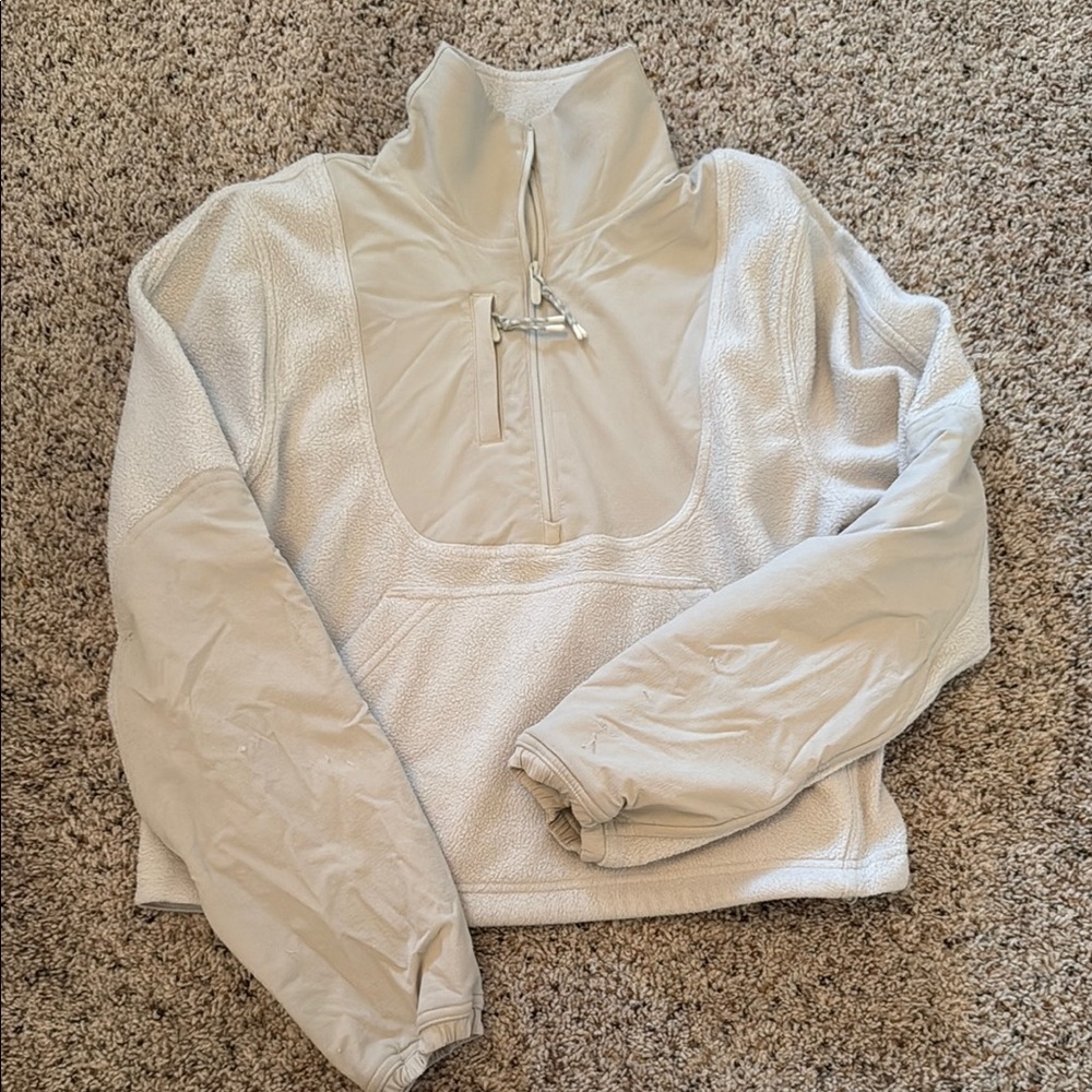 Lululemon Light Gray Quarter-Zip Pullover *NEVER WORN*